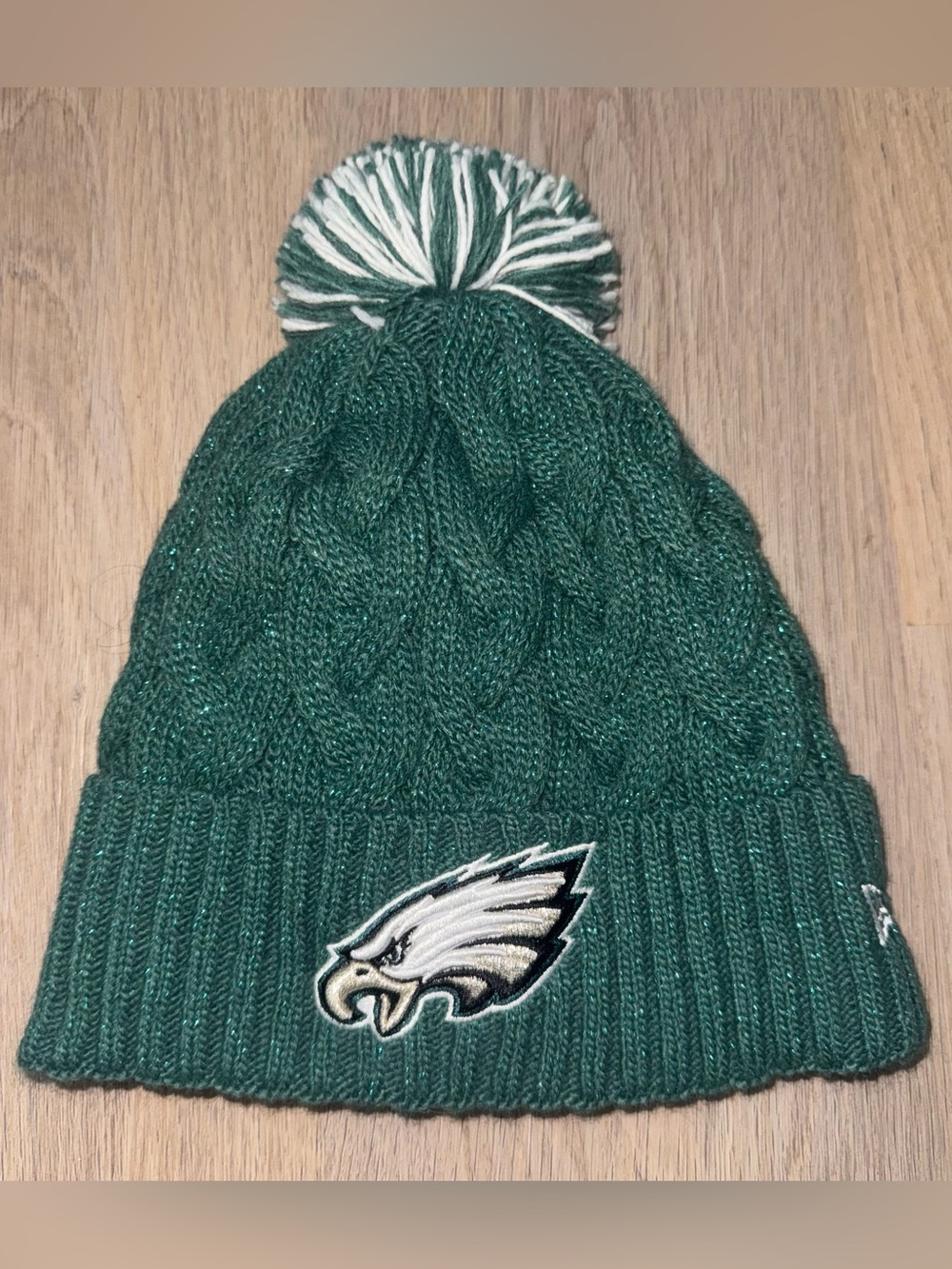 Philadelphia Eagle NFL New Era Green & White Beanie with Bom Bom - OS